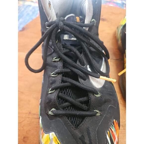 Nike LeBron 11 “Everglades” Size 11 Black And Multi-colored Good Used Condition - Picture 15 of 16